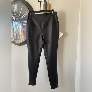 Knox Rose | Size M leggings